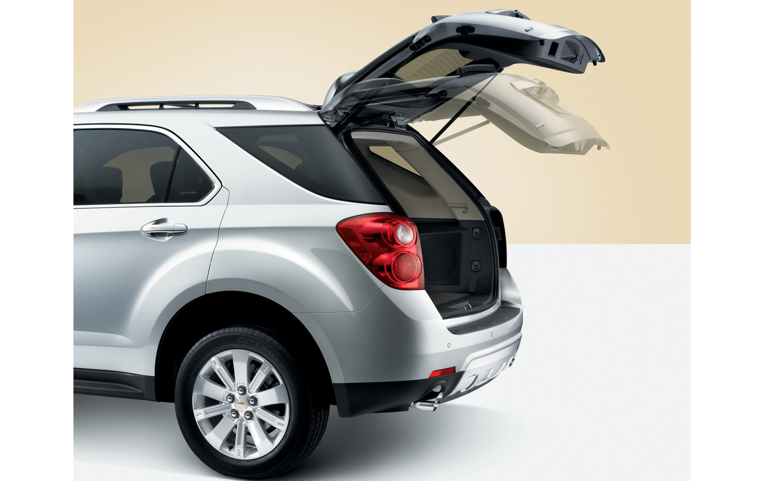 chevrolet-equinox-adjustable-height-power-liftgate